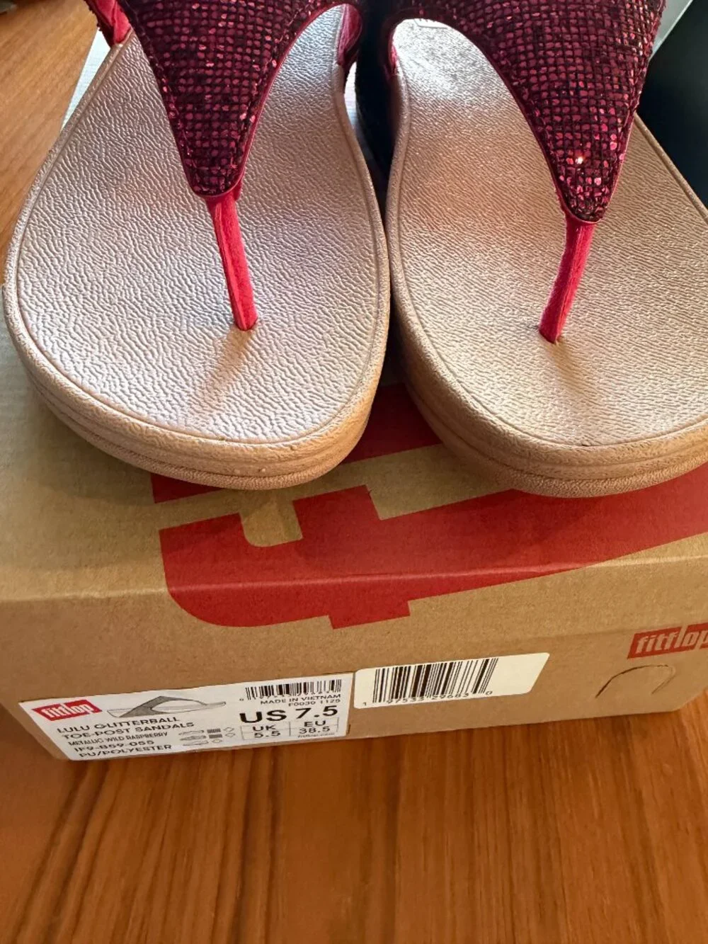 NIB FitFlop Lulu Glitterball Toe-Post Sandals - Raspberry 7.5